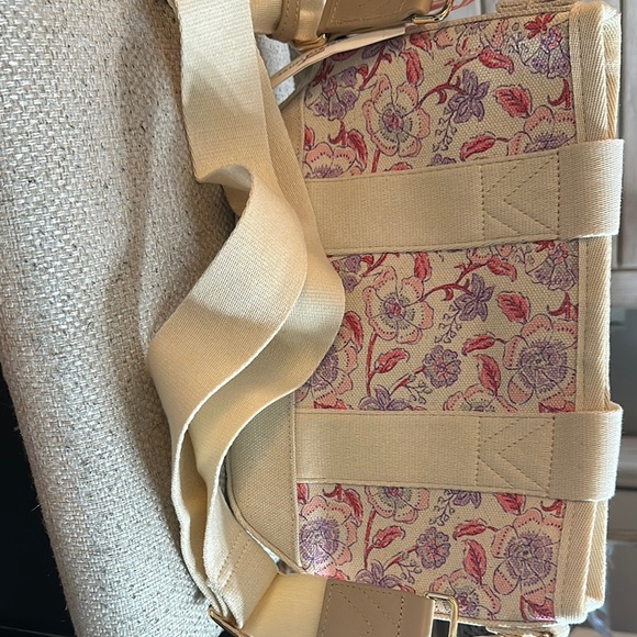 Vineyard Vines Cream and Pink Tote Bag - Picture 11 of 11
